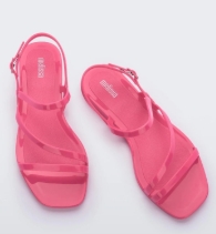 Color que camina contigo: Explorando el arte del color en los zapatos Melissa desde una mirada cotidiana